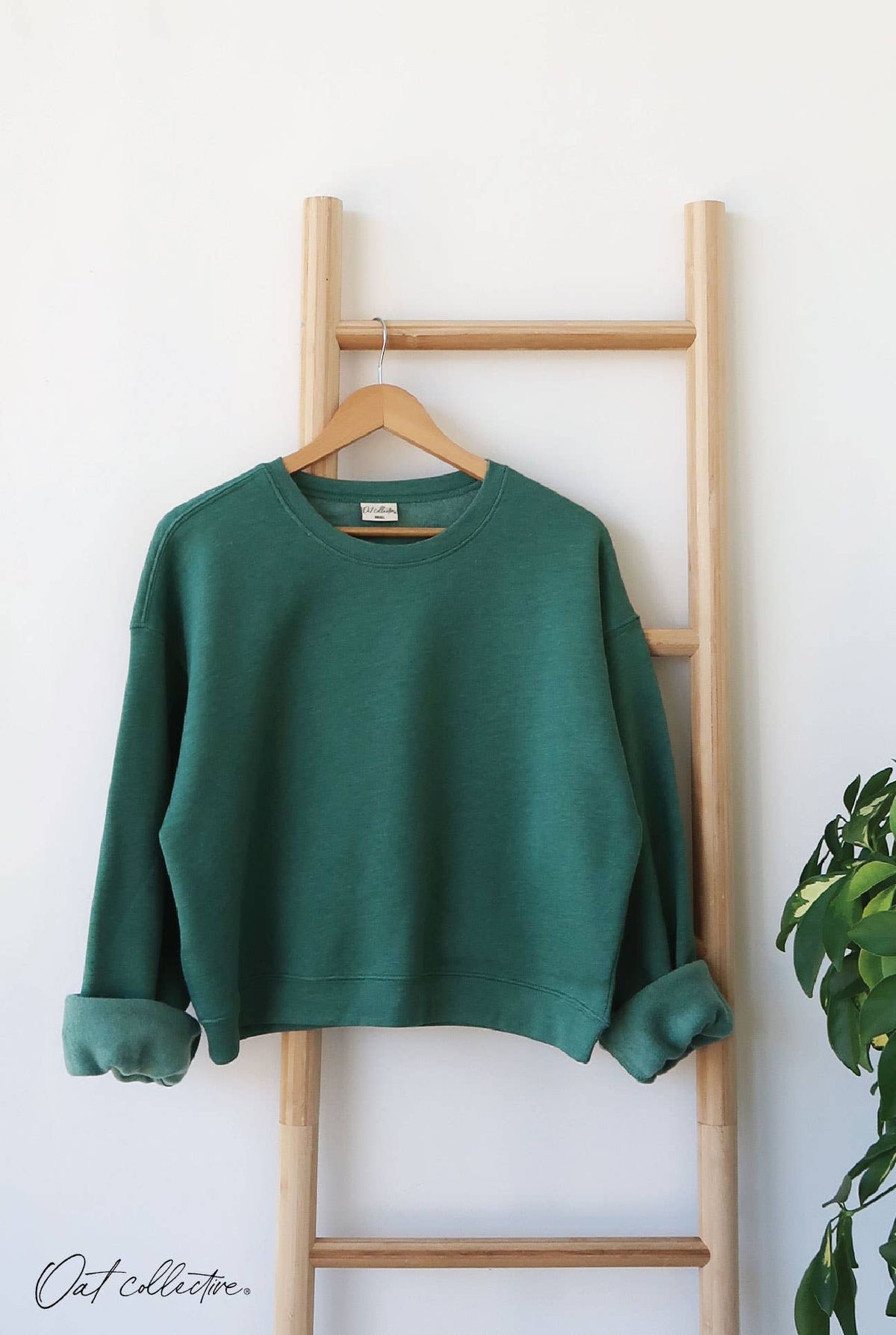 PREMIUM SOLID BASIC Cropped Graphic Sweatshirt