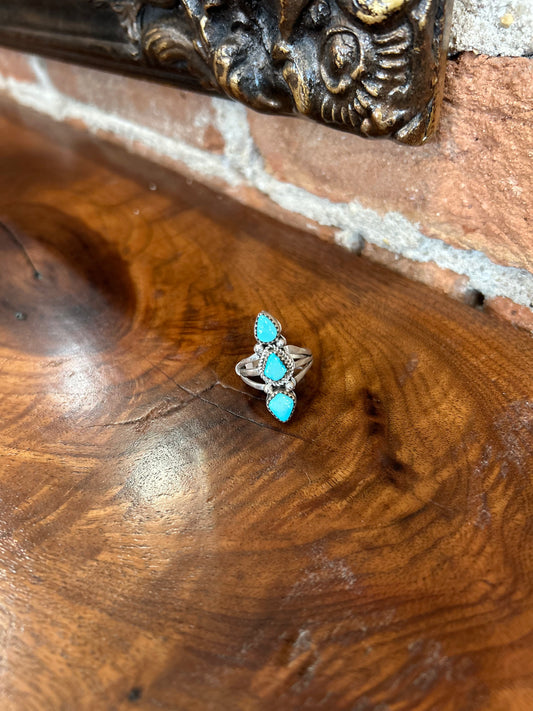 Genuine turquoise 3 stone ring - 8