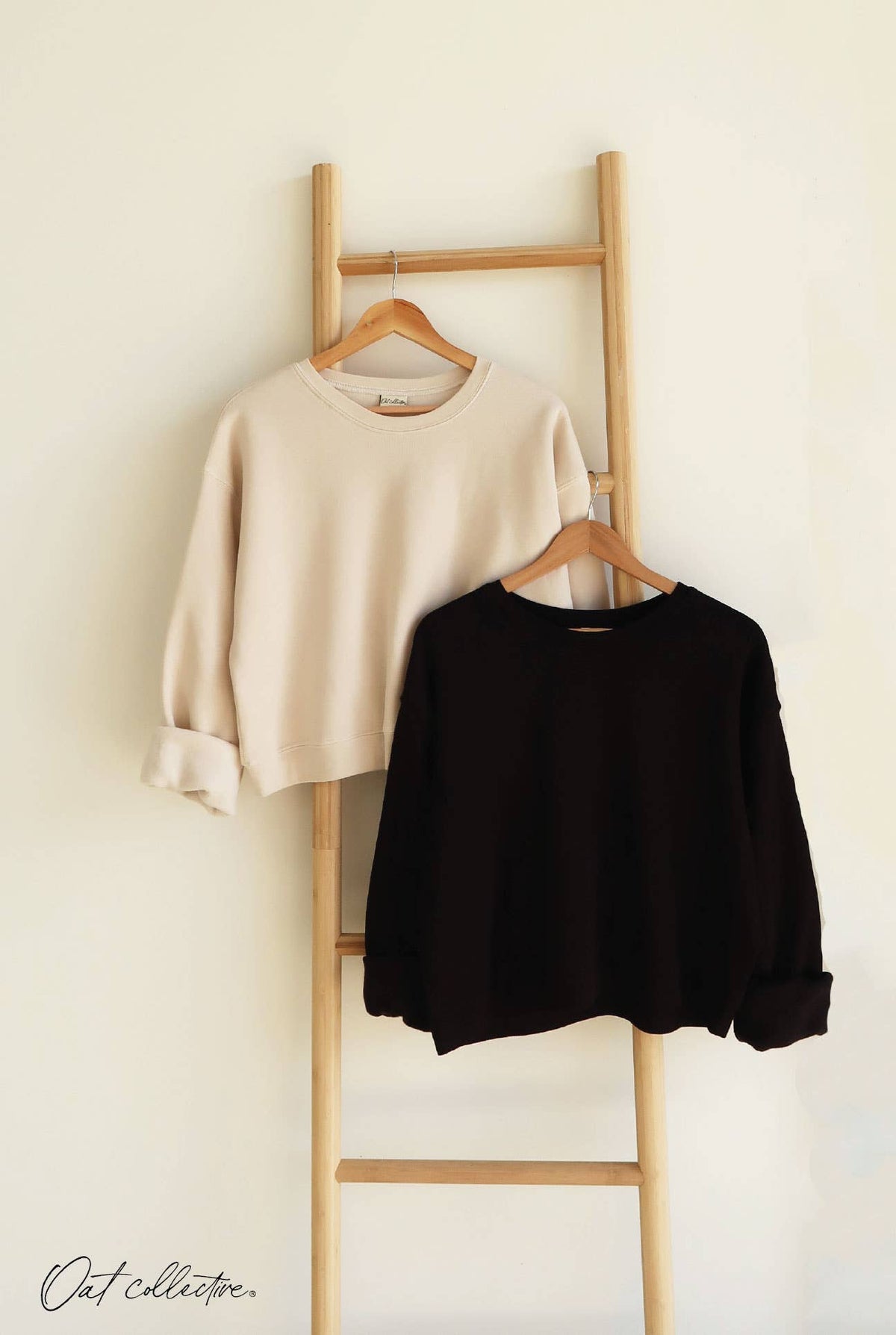 PREMIUM SOLID BASIC Cropped Graphic Sweatshirt