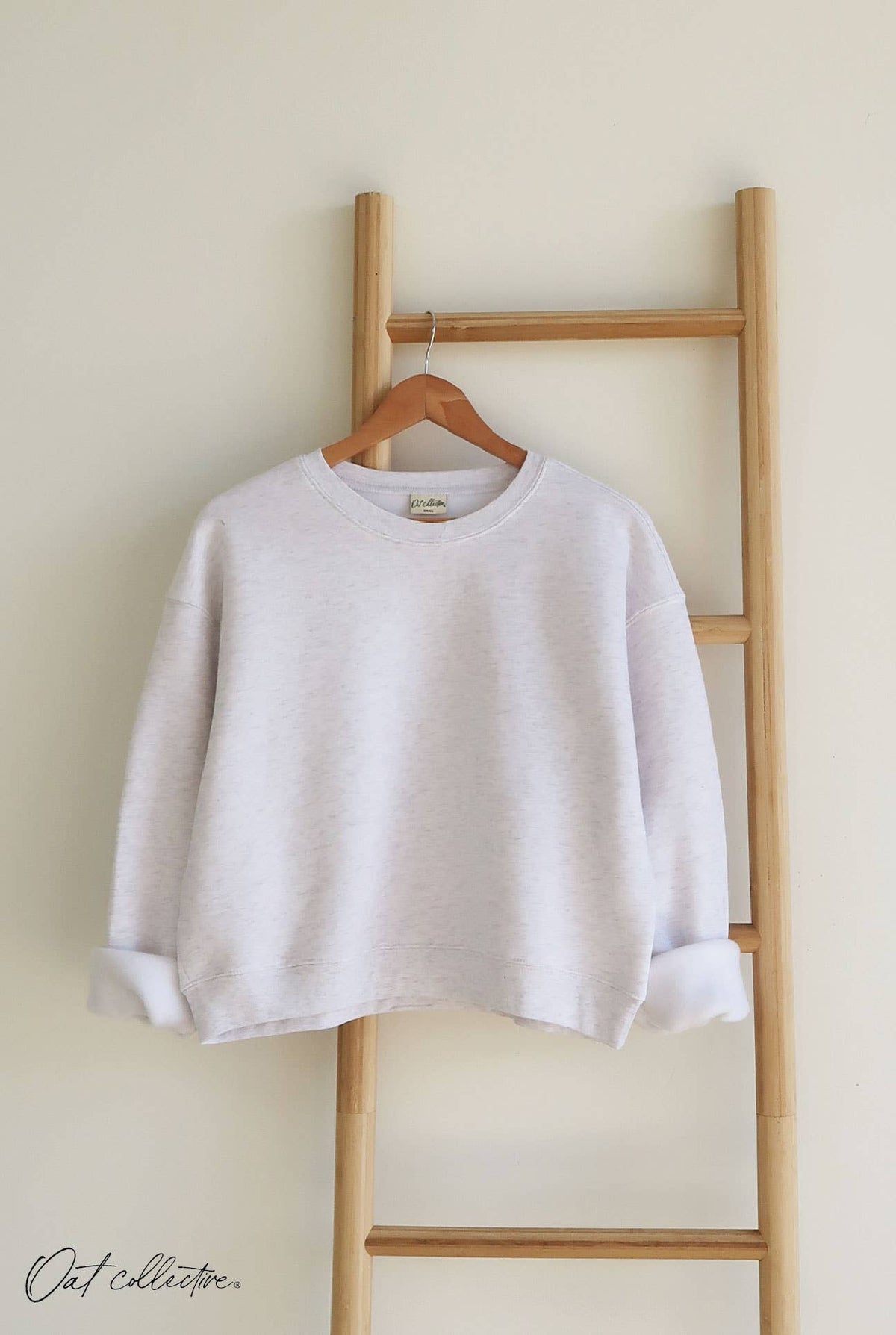 PREMIUM SOLID BASIC Cropped Graphic Sweatshirt